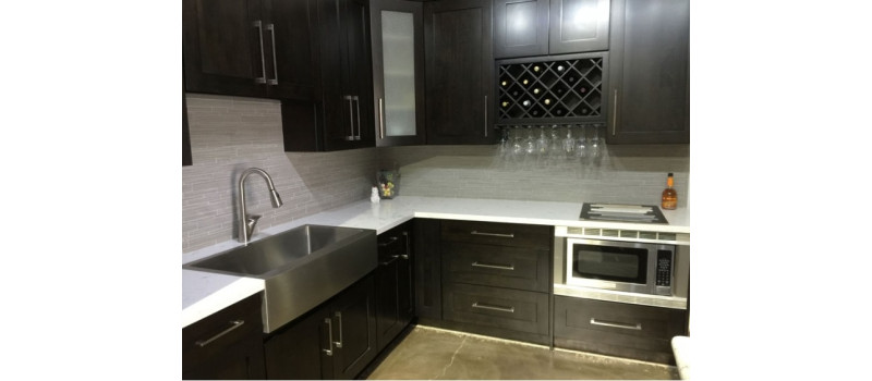 7 Small Kitchen Design Ideas with Black Shaker Cabinets